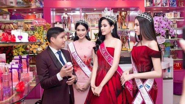 Những nghệ sĩ nổi tiếng nào đã quảng cáo, tiếp thị cho nước hoa Charme Perfume?