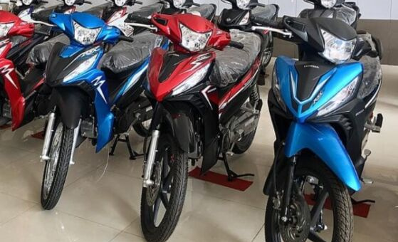 Cập nhật giá xe máy Honda Wave RSX ngày cuối tháng