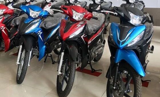 Cập nhật giá xe máy Honda Wave RSX ngày cuối tháng