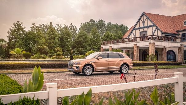 Bentayga EWB 2023 chính thức nhận đặt hàng tại thị trường Việt Nam