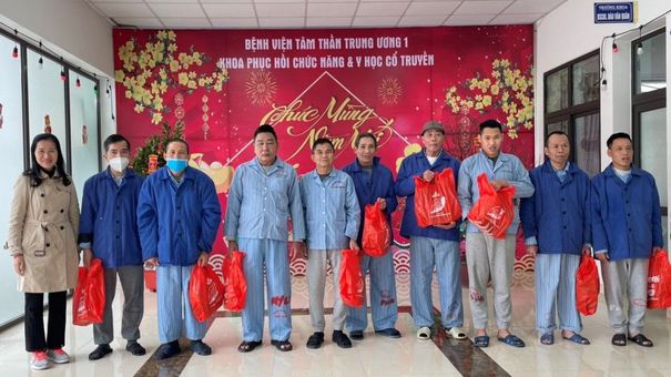 Long Hưng tặng hơn 200 phần quà Tết cho bệnh nhân tại Bệnh viện tâm thần Trung ương
