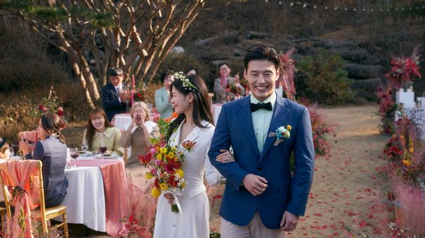 Yêu Lại Vợ Ngầu: Siêu phẩm hài lãng mạn Top 1 phòng vé Hàn sắp đổ bộ rạp Việt
