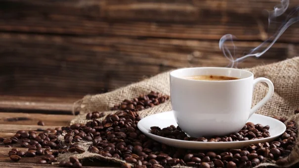 Uống cà phê trước khi ăn sáng có hại dạ dày không?
