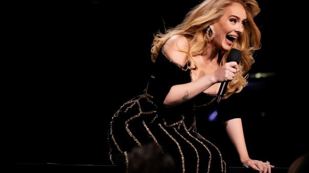 ADELE QUYẾN RŨ TỰA NỮ THẦN HY LẠP TRONG THIẾT KẾ MỚI CỦA CÔNG TRÍ