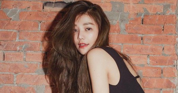 Người phụ nữ 48 tuổi nhưng trẻ như thiếu nữ 20 nhờ 3 thói quen