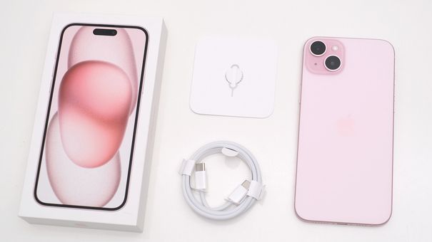 Mở hộp iPhone 15 Plus màu hồng