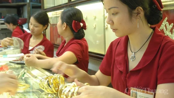 Giá vàng hôm nay 30/10/2023: Giá vàng 9999, SJC, 24K, Mi Hồng, PNJ, DOJI dự báo tăng 