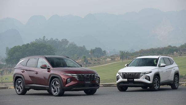 Hyundai Tucson và Santa Fe có giá mới, giảm cả trăm triệu đồng
