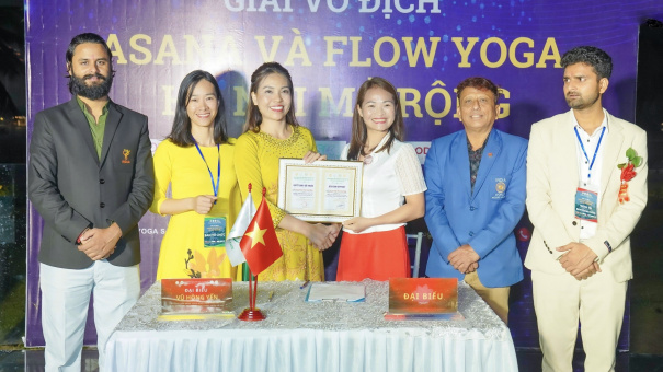 Xây dựng cộng đồng Yoga Sống khỏe ngày càng lớn mạnh