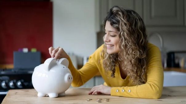 Bạn nên tiết kiệm bao nhiêu tiền mỗi tháng?