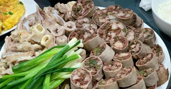 Phải cắt bỏ hai bàn chân sau khi ăn dồi lợn mua ở chợ do nhiễm liên cầu lợn