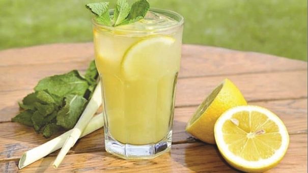 Điều gì xảy ra với cơ thể nếu bạn thường xuyên uống trà sả?
