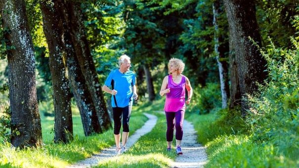 Vì sao tập thể dục giúp bạn trẻ hơn?