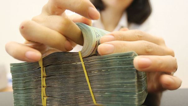 Từ Cuối Tháng 11 Nhiều Ngân Hàng Giảm Lãi Suất Tiết Kiệm Xuống Mức Kỷ Lục
