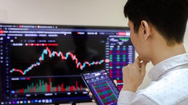 VN-Index Trượt Khỏi Mốc 1.100 Điểm Trong Phiên Giao Dịch Ngày Hôm Nay (18/12)