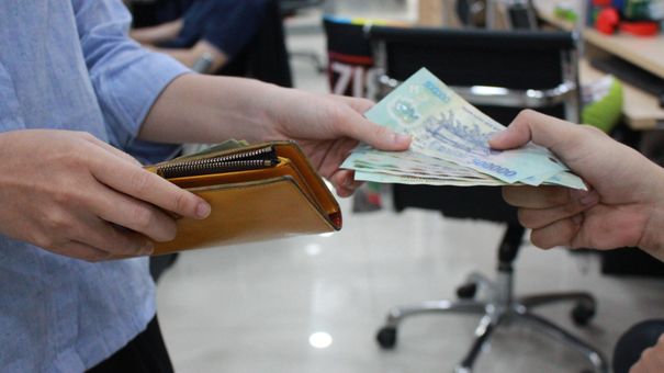 Người Chơi Hụi Bỏ Hàng Tỷ Đồng Chỉ Nhận Lại Đống Giầy Vụn