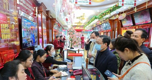 Giá vàng hôm nay 29/12/2023 loạn nhịp, vàng SJC giảm còn 75 triệu đồng