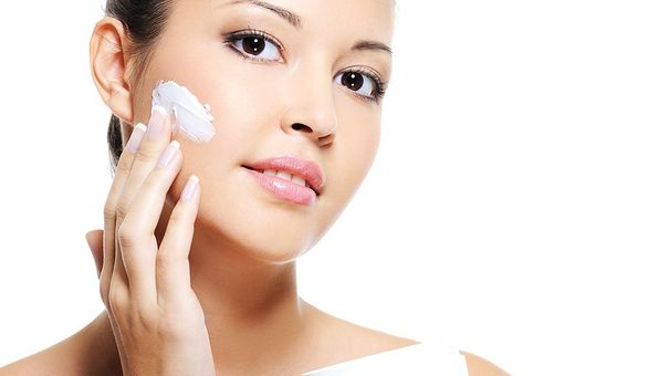 Cách Dưỡng Ẩm Cho Da Cực Hiệu Quả Vào Mùa Lạnh