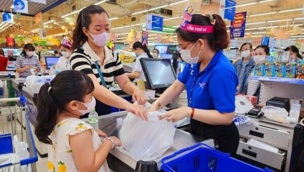Co.opmart giảm giá mạnh nhiều mặt hàng trong dịp lễ 30/4 và 1/5