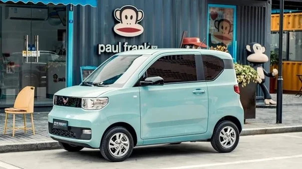 Ai đứng sau công ty 