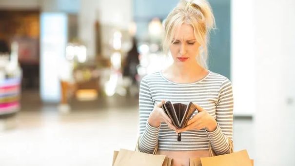 4 thói quen xấu trong chi tiêu đẩy bạn vào tình trạng nợ nần