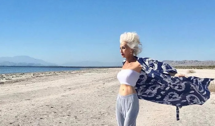 Bí quyết giữ dáng tuổi U80 của Colleen Heidemann - 'đóa hoa nở muộn làng mẫu Mỹ'