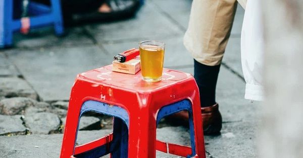 Tin được không, uống trà nóng giúp giải nhiệt không kém trà đá?