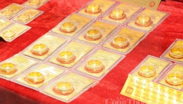 Giá vàng hôm nay 24/8/2023: Giá vàng 9999, SJC, BTMC, DOJI, PNJ, 24k cùng vàng thế giới bất ngờ tăng mạnh