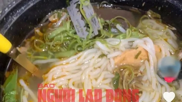 Khách tố có dao lam trong bún bò, chủ quán ở TP.HCM nói gì?