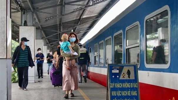 Từ 5/9 phí đổi, trả vé tàu thông thường lên đến 20%