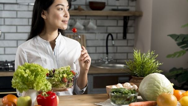 Người thích ăn thịt và người thích ăn chay, ai khỏe mạnh hơn và sống lâu hơn?
