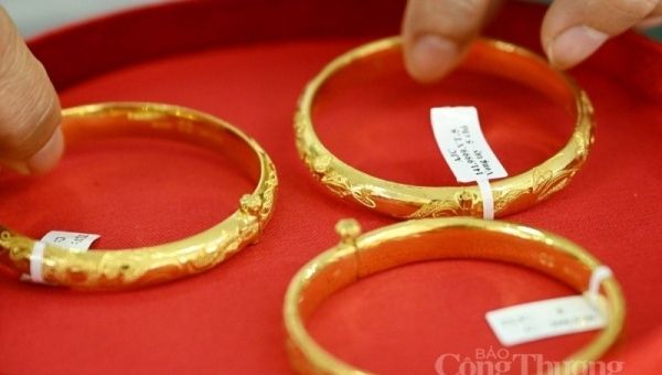 Giá vàng hôm nay 26/9/2023: Giá vàng 9999, SJC, 24K, DOJI, PNJ quay đầu giảm đồng loạt