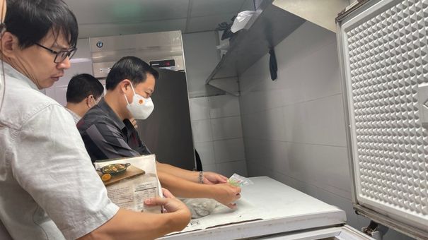Phát hiện nhiều vi phạm về an toàn thực phẩm ở khách sạn 5 sao tại Hà Nội