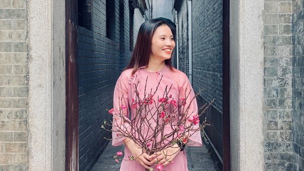 Cành đào mini giá 200.000 đồng chơi Tết sớm ở Sài Gòn