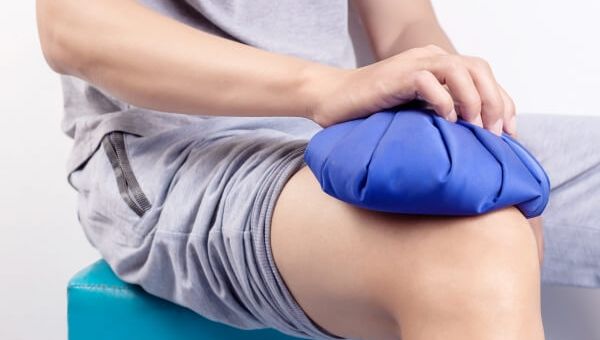Làm Sao Để Giảm Đau Khớp Mùa Lạnh? Cách  Ngăn Ngừa Cứng Khớp