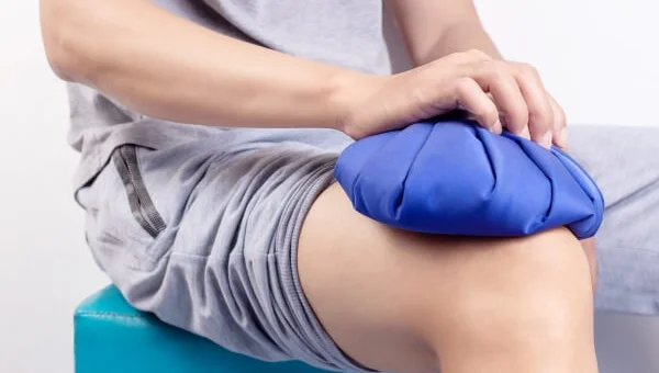 Làm Sao Để Giảm Đau Khớp Mùa Lạnh? Cách  Ngăn Ngừa Cứng Khớp