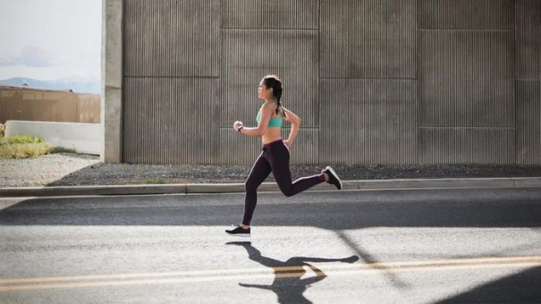 Chạy bộ 1km đốt cháy bao nhiêu calo, có giảm được cân không?