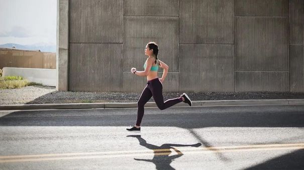 Chạy bộ 1km đốt cháy bao nhiêu calo, có giảm được cân không?