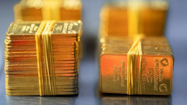 Giá vàng SJC lao dốc, thị trường bán ra 76,20 triệu đồng/lượng