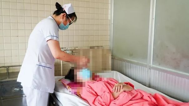 Hiểm họa làm đẹp cấp tốc để đi chơi Tết