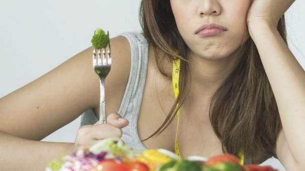 Đừng vì ám ảnh về cân nặng mà ăn kiêng hà khắc
