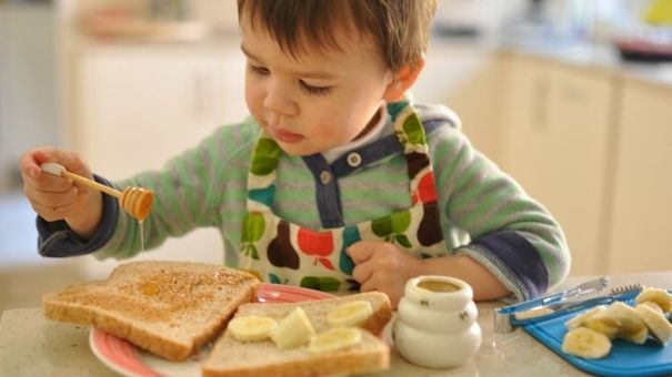 Hướng dẫn cách sử dụng mật ong an toàn cho trẻ em