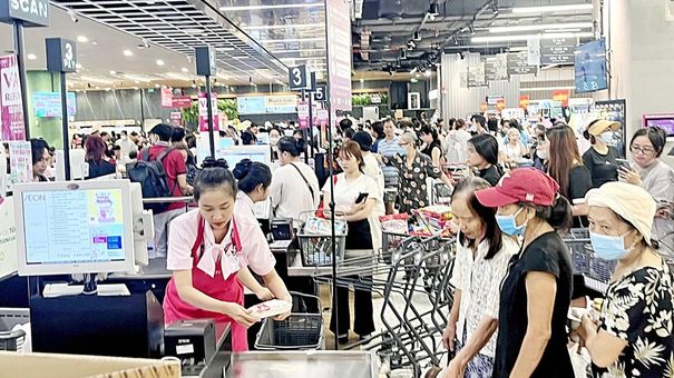 Tặng voucher mua sắm: Mũi tên trúng 2 đích