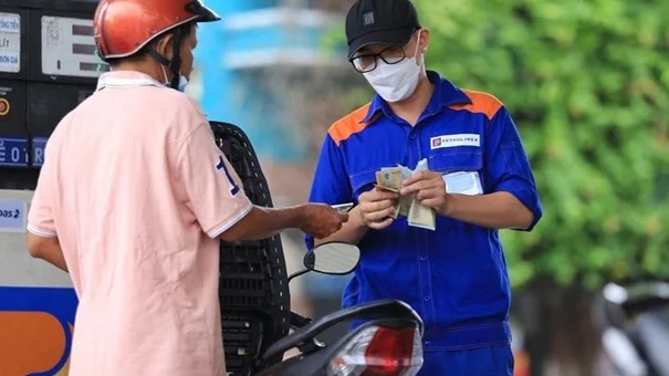 Giá xăng đồng loạt tăng từ chiều nay