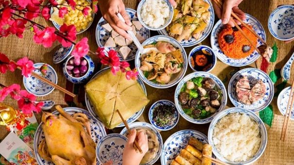 Mách bạn mẹo ăn uống mà không tăng cân ngày Tết