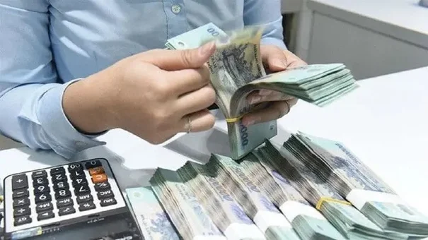 Có nên tiết kiệm tiền gửi có kỳ hạn 1 năm?