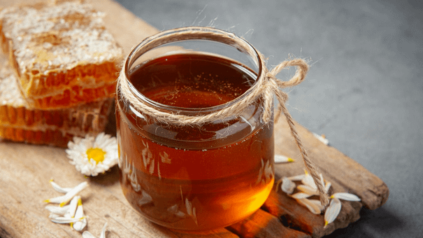 Mật ong trộn cùng một loại gia vị là “thuốc bổ thượng hạng”: Chữa ho, trị cảm hiệu quả, “đánh bay” cả mỡ máu