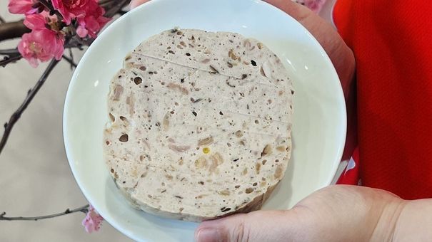 Gần nửa triệu đồng một kg giò gà Đông Tảo dịp Tết