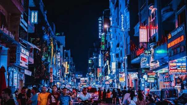TPHCM lọt top điểm đến vui chơi về đêm rẻ nhất thế giới năm 2024