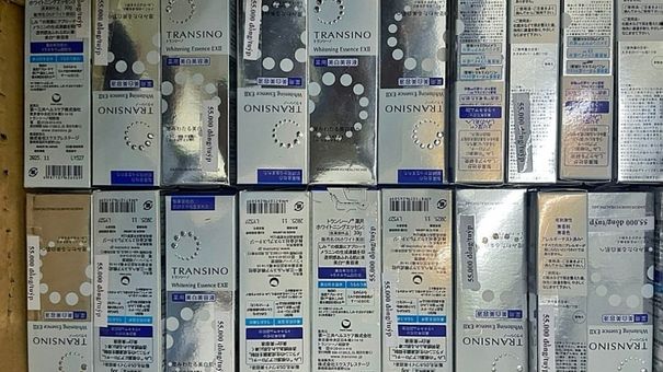 Hàng Trăm Lọ Nước Hoa, Mỹ Phẩm Nghi Giả Mạo Bị Kiểm Tra Tại Tp HCM